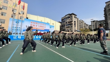 大胸美女被黑鸡巴操出白浆的视频雁江教育 | “一校一品”特色教育 “点亮”多彩校园